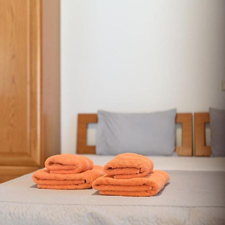 Guesthouse Agnandi Káto Loutrákion Eksteriør bilde