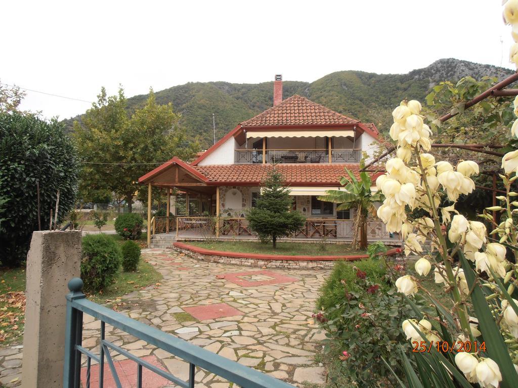 Guesthouse Agnandi Káto Loutrákion Rom bilde