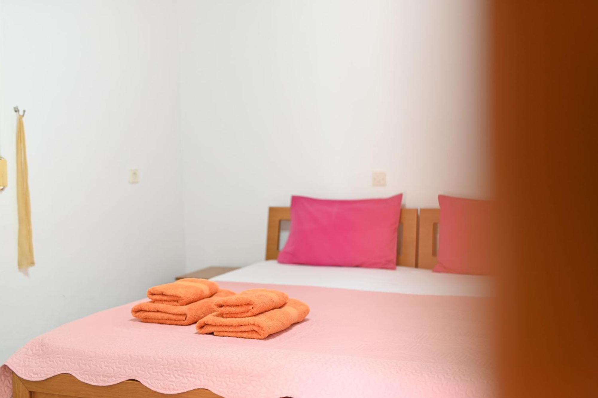 Guesthouse Agnandi Káto Loutrákion Eksteriør bilde